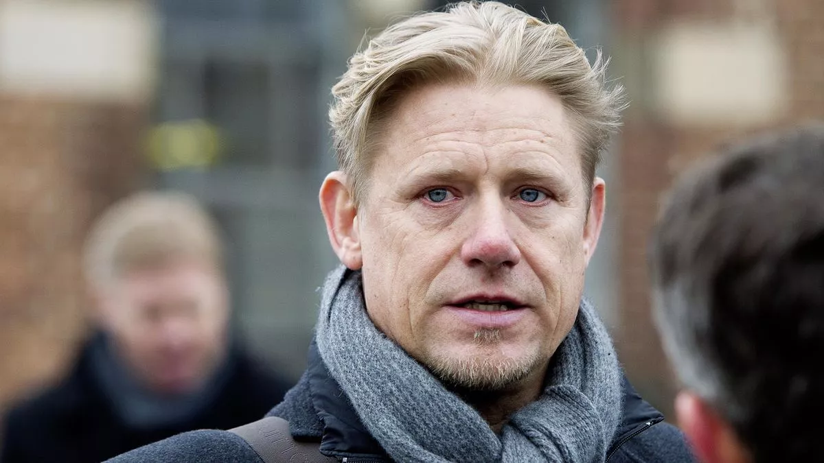 Peter Schmeichel slams Manchester United player for "trying to be a hero" in Brighton defeat